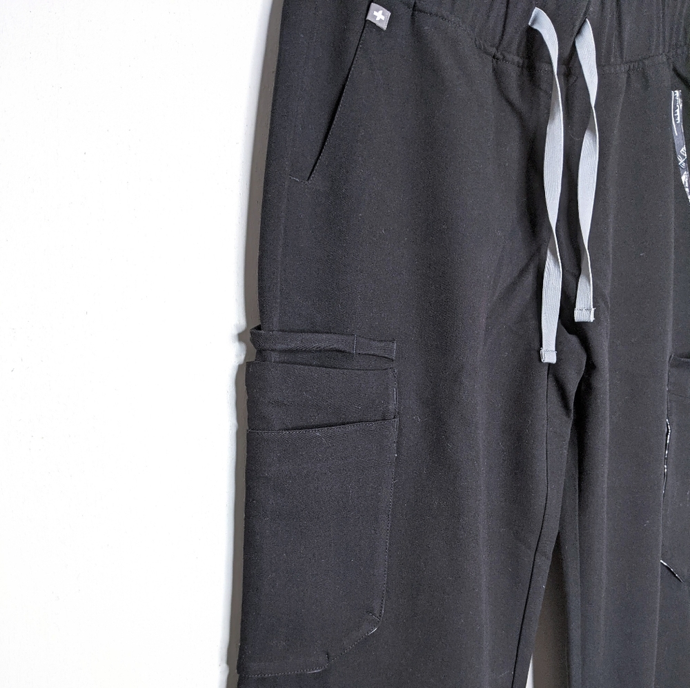 FIGS Tema Performance Wide Leg Cargo Scrubs Pants - Picture 5 of 12
